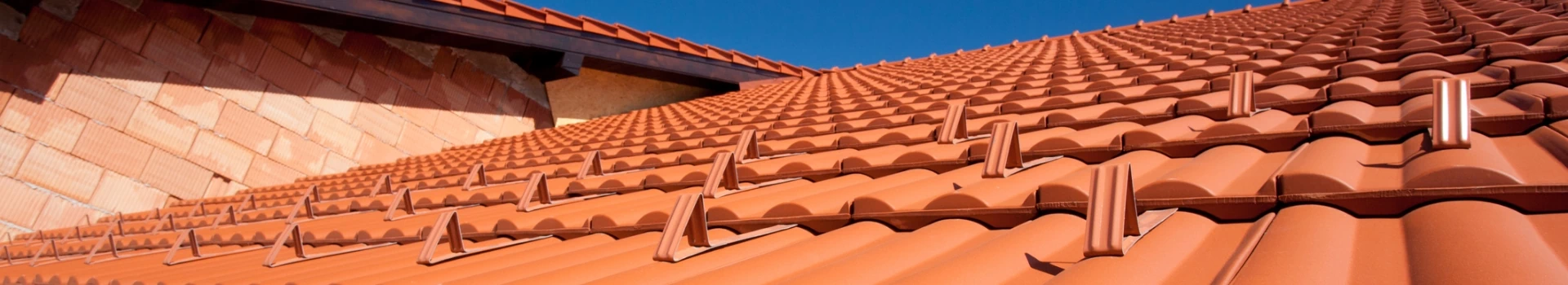 Banner pomarańczowy dach
